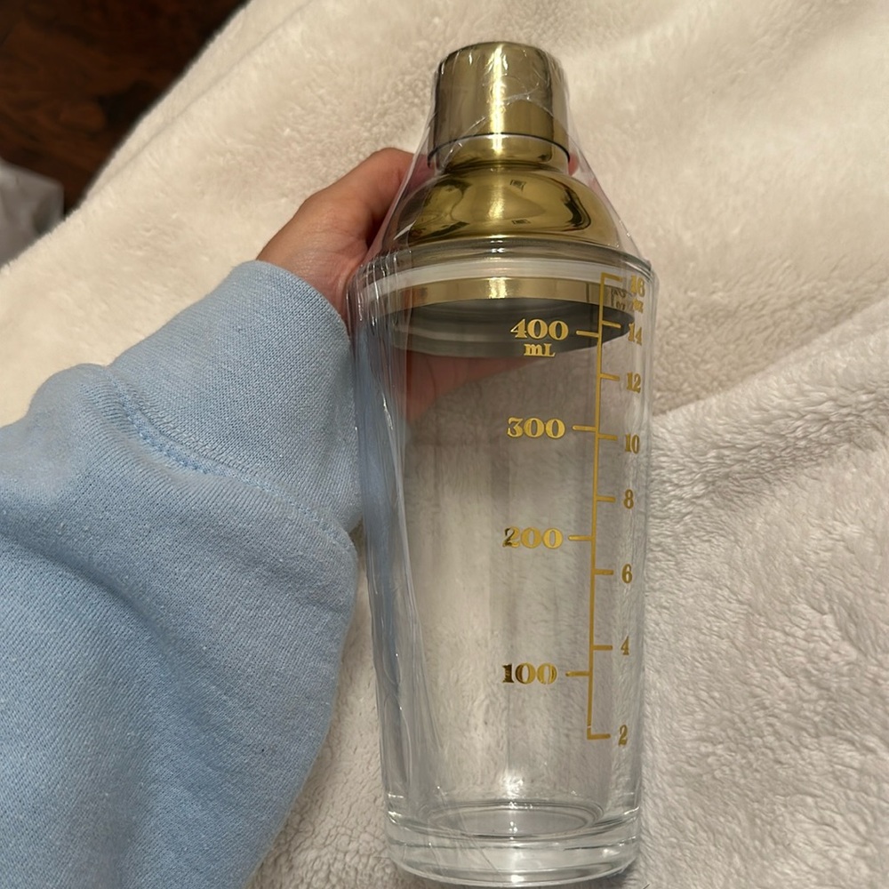 Cocktail shaker
